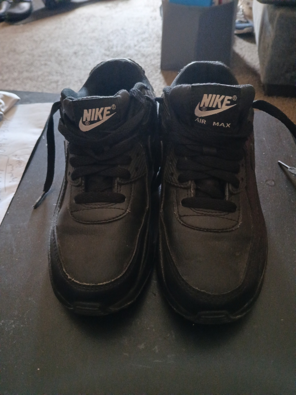 Nike Black Low-Top Air Max Sneakers 90 Leather Size 5 Y Excellent Con Worn 2 Tim